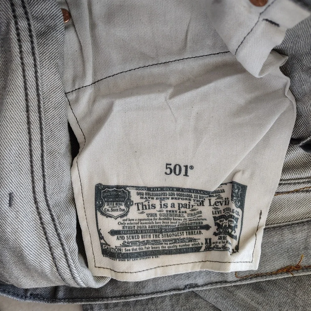 Levis 501 Jeans Mens 44x30 Gray Wash Denim‎ Straight Leg Classic Button Fly